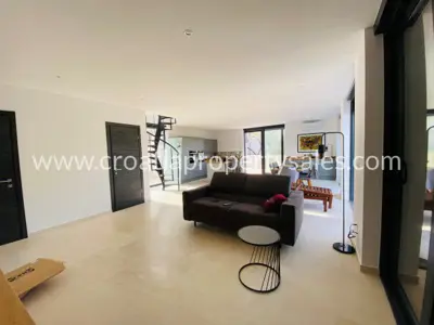 Vila 201 m², Otok Brač - prvi red do mora - 8