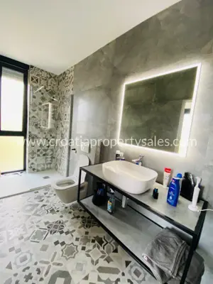 Vila 201 m², Otok Brač - prvi red do mora - 6