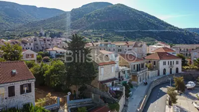 Kuća, Komiža, uz plažu i glavnu cestu - 7