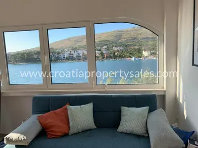 House 185 m², Šibenik - first row to the sea - 4