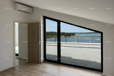 Poreč, residential-commercial building with apartments and underground garages - 18