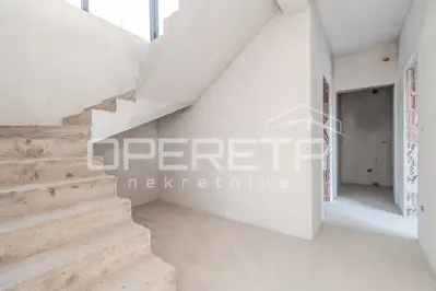 House for sale in Labin, 198 m² - 10