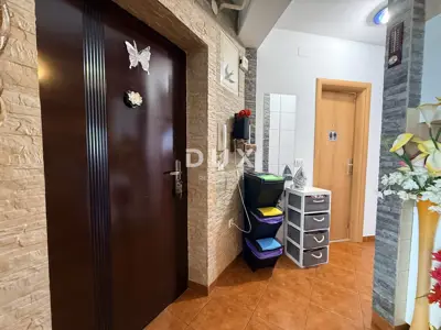 RIJEKA, GORNJI ZAMET - 3 rooms + living room with parking and a 32 m² terrace, newer construction - 5