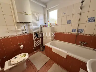 RIJEKA, GORNJI ZAMET - 3 rooms + living room with parking and a 32 m² terrace, newer construction - 9