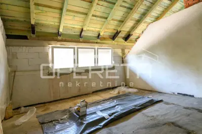 Kuća 420 m², Oroslavje - blizu centra i zeleni pojas - 20