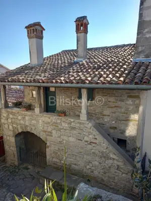 Kuća 294 m², Hum, povijesna jezgra i pogled na trg - 7