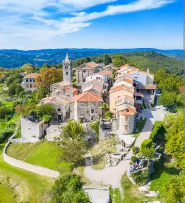 Kuća 294 m², Hum, povijesna jezgra i pogled na trg - 2