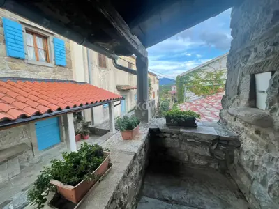 House 294 m², Hum, historic core and view of the square - 11