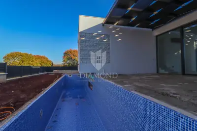 Haus zum Kauf in Rovinj, 218 m² - 4