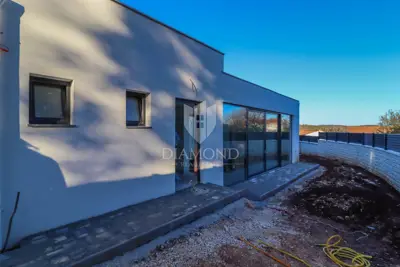 Haus zum Kauf in Rovinj, 218 m² - 7