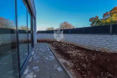 Haus zum Kauf in Rovinj, 218 m² - 9