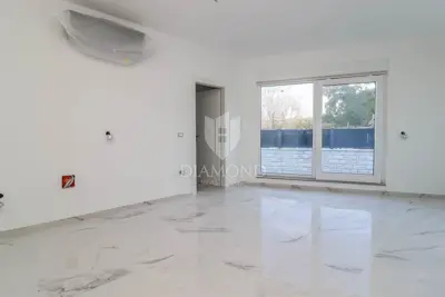 Haus zum Kauf in Rovinj, 218 m² - 13