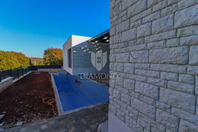 Haus zum Kauf in Rovinj, 218 m² - 10