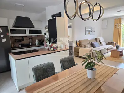Zabočki Beverly Hills – kuća s potencijalom 3 stana - 9