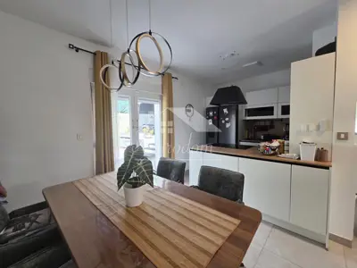 Zabočki Beverly Hills – kuća s potencijalom 3 stana - 8
