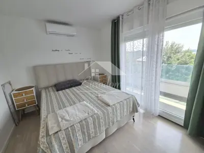 Zabočki Beverly Hills – kuća s potencijalom 3 stana - 19