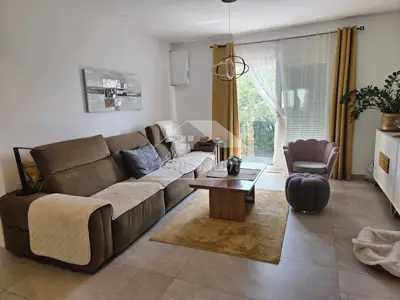 Zabočki Beverly Hills – kuća s potencijalom 3 stana - 3