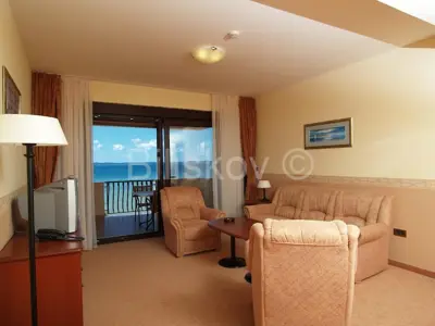 Hotel in ruhiger Lage neben dem Sandstrand - 2