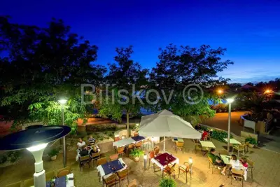Hotel in ruhiger Lage neben dem Sandstrand - 8