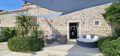 Kuća, Brač, 191 m², 895 000 € - 3