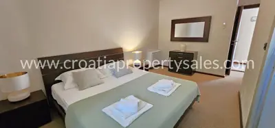 Kuća, Brač, 191 m², 895 000 € - 11