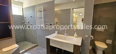 Kuća, Brač, 191 m², 895 000 € - 10