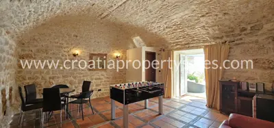 Kuća, Brač, 191 m², 895 000 € - 14