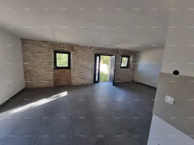 Prodaje se kuća s bazenom i pogledom na more – mirno selo Raša - 4