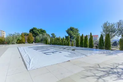Seget Donji, kuća s apartmanima i zemljištem - 4