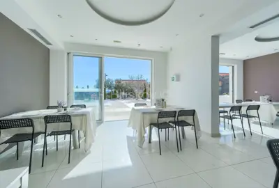 Seget Donji, kuća s apartmanima i zemljištem - 10