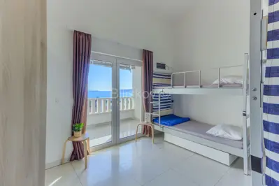Seget Donji, kuća s apartmanima i zemljištem - 9