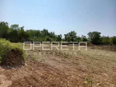 Građevinski teren 505 m² u Pinezićima (struja, voda, uredan put i vlasništvo) - 3