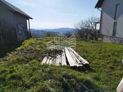Baugrundstück 2.000 m², Mikulići - Südseite und Blick auf die Stadt - 1