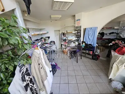 Gewerbefläche 56 m², Petrići, zwei Eingänge - 2