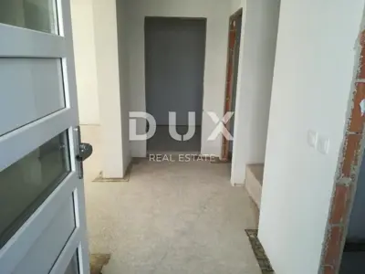 Doppelhaushälfte 121,3 m², Rovinj - 500 m vom Meer und Pool - 2