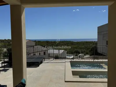 Moderne Villa mit Pool und Meerblick - 2