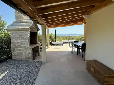 Moderne Villa mit Pool und Meerblick - 3