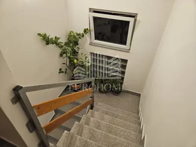 Wohnung 100 m², Ivanja Reka, ruhige Familienstraße - 3