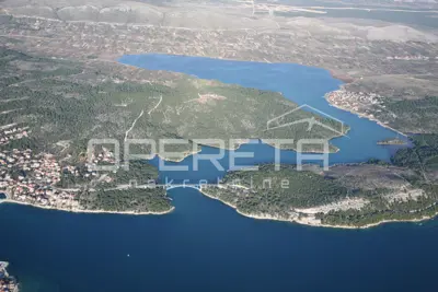 Poljoprivredno zemljište 9.763 m², Jadrtovac - mirna lokacija