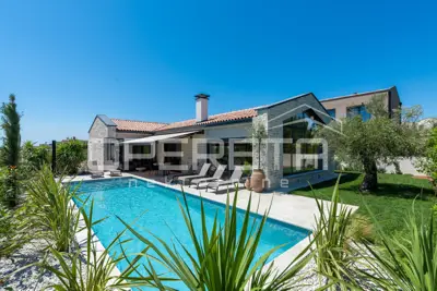 Villa 137 m², Poreč - ruhige Lage in Meeresnähe
