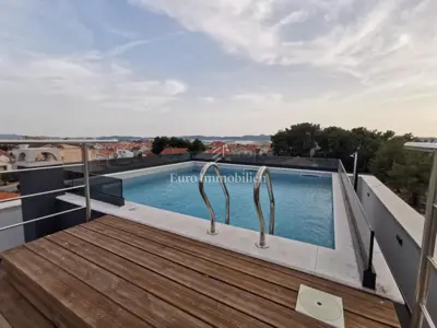 Novi stan s bazenom i krovnom terasom - Belafuža, Zadar