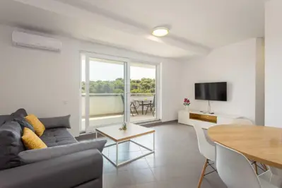 Stan 71 m², Premantura, pogled na more i krovni vrt - 2