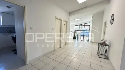 Gewerbeimmobilie zum Kauf in Anindol, 1050 m² - 9