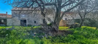 Stone house 120 m², Svetvinčenat - private access - 2