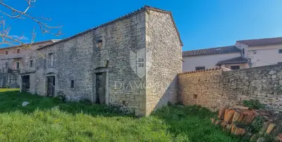 Stone house 120 m², Svetvinčenat - private access - 5