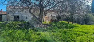 Stone house 120 m², Svetvinčenat - private access - 3