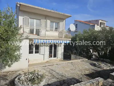 House 120 m², Trogir - quiet location on Čiovo - 2