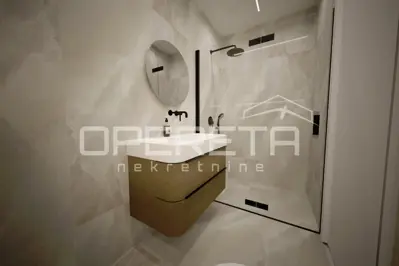 Istra, Rovinj, erstklassige Zwei-Zimmer-Wohnung mit Garten in gefragter Lage - 10