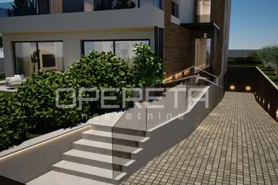 Istra, Rovinj, erstklassige Zwei-Zimmer-Wohnung mit Garten in gefragter Lage - 14