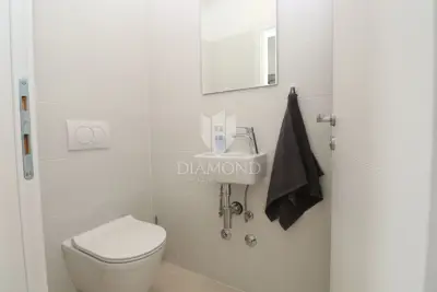 Labin, okolica, novogradnja sa bazenom okružena prirodom - 14